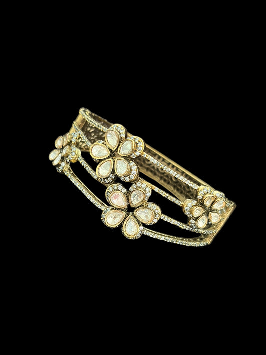 Antique finish openable moissanite bracelet