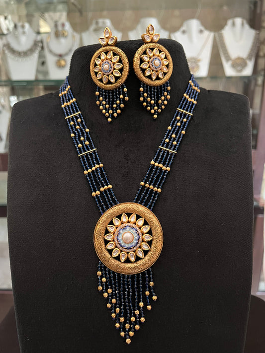 Gold polki necklace set