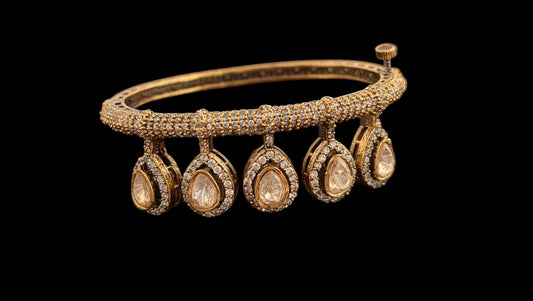 Antique moissanite openable bracelet