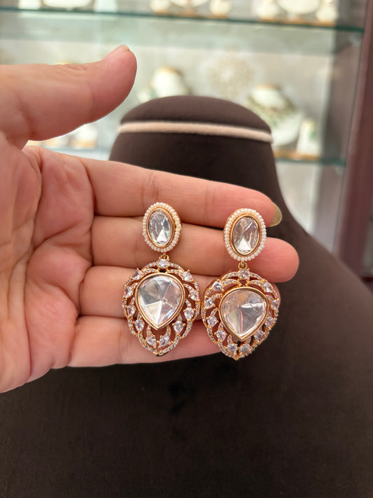 ER(772)Amaira V Polki necklace
