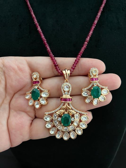 Polki emerald pendant set