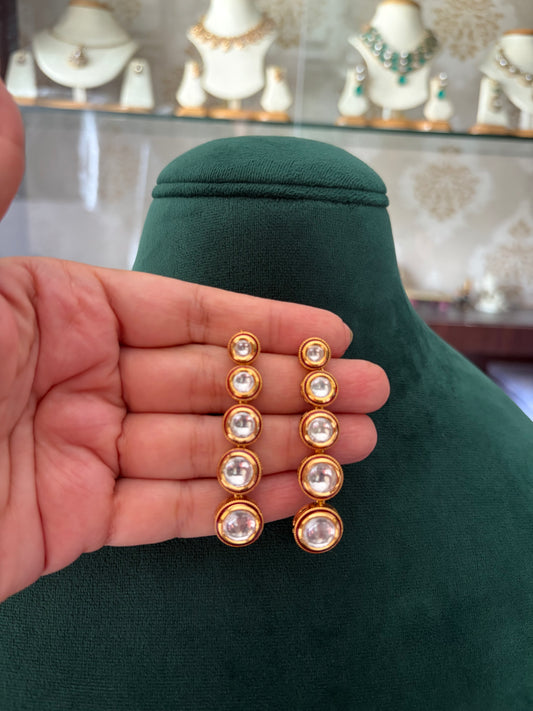AR(420)Single line Kundan necklace with red meena