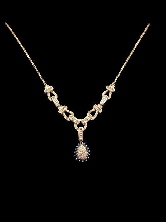 Elegant 925 silver pendant set dazzling with sapphire