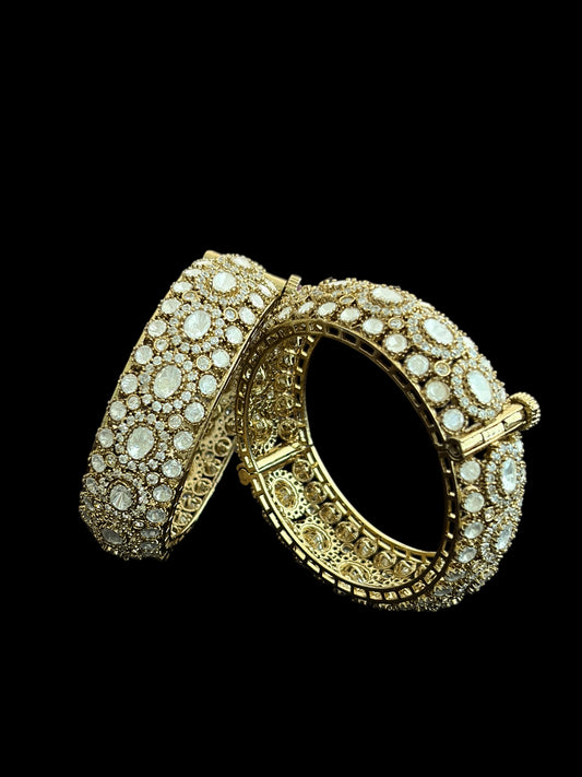 Antique finish openable bangle