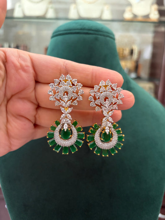 AD necklace with emerald coloured stones