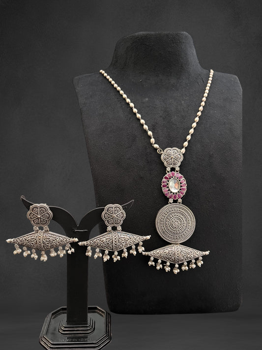 Long oxodised set with earrings