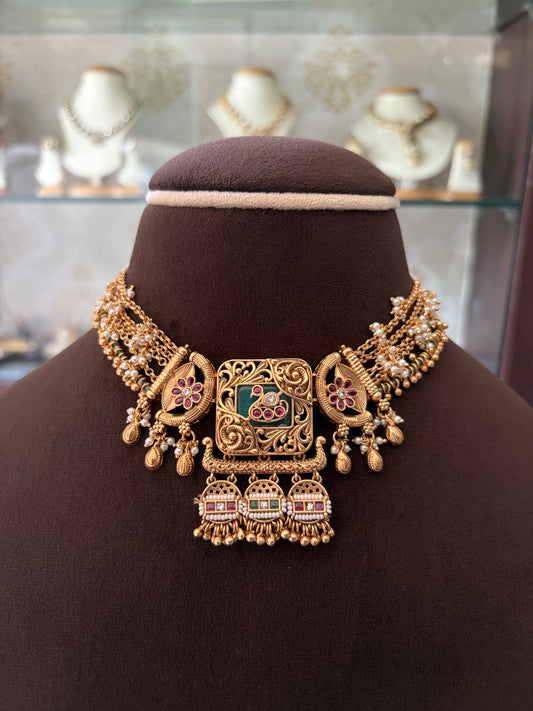 SL(550)Nandita gold look choker