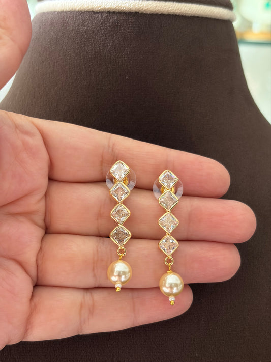 (562)Damayanti Cz stone mala