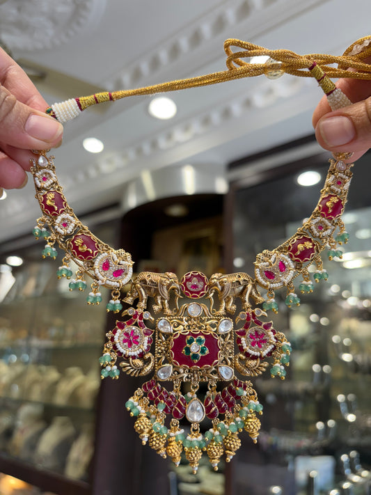 Gold look, necklace with heritage stone