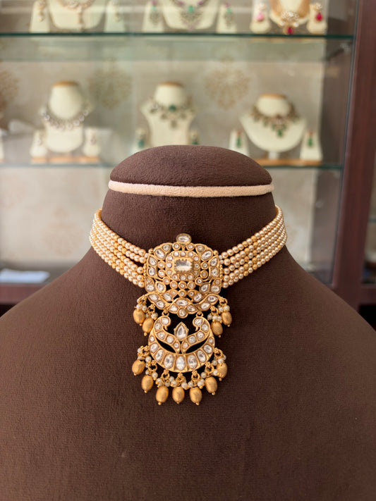 GT(738)Iravati Jadau choker set