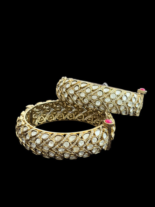 Openable antique finish bangle