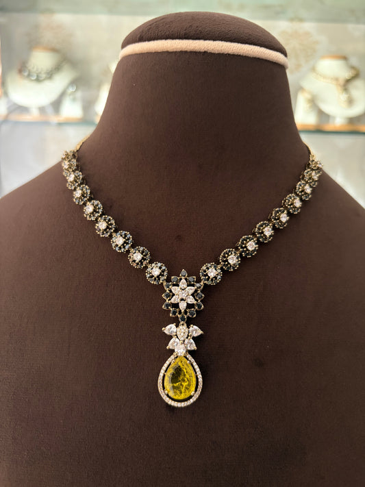 CH(541)Emilia antique necklace set