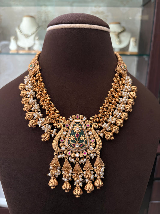 SL(1075)Niranjana gold look necklace with carving stone