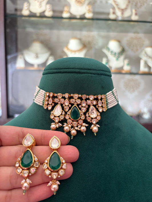 AR(1228)Gold plated moissanite choker with emerald